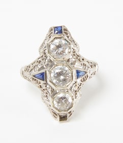 18k White Gold Sapphire Ring