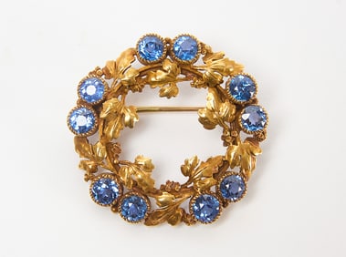 Gold Wreath Pin with Sapphires