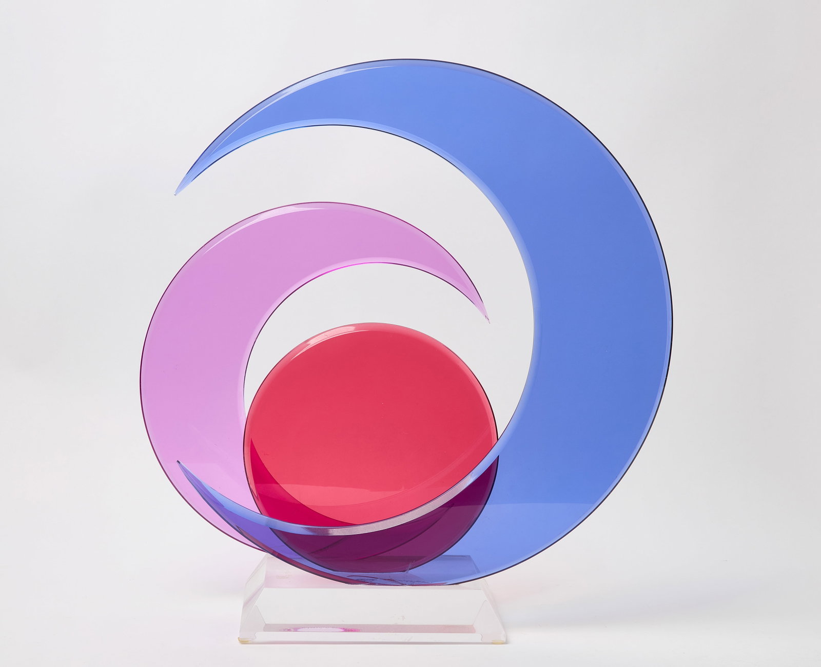 Shalomi Haziza - Acrylic Sculpture: Shalomi Haziza - (New York B 1969) Acrylic Sculpture. Excellent with minor imperfections commensurate with age. H 24 in. D 15-1/2 in.