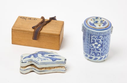 Two Chinese Blue and White Porcelain Items