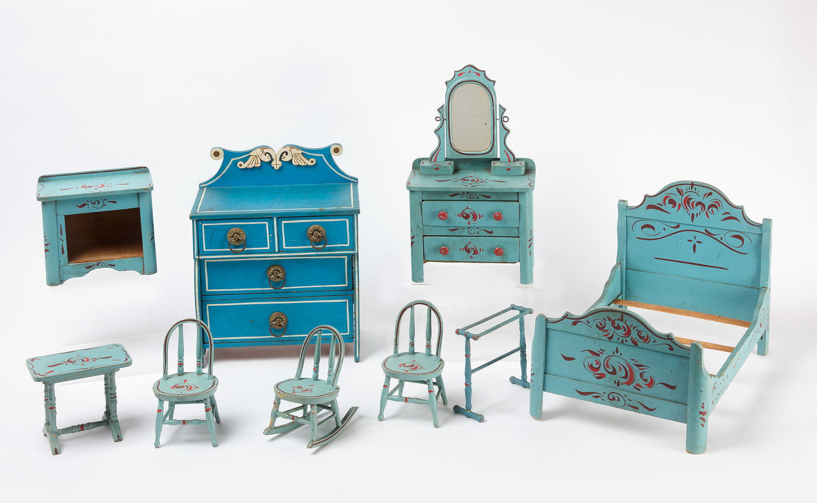 Group of Painted Dollhouse Furniture (1 of 4)