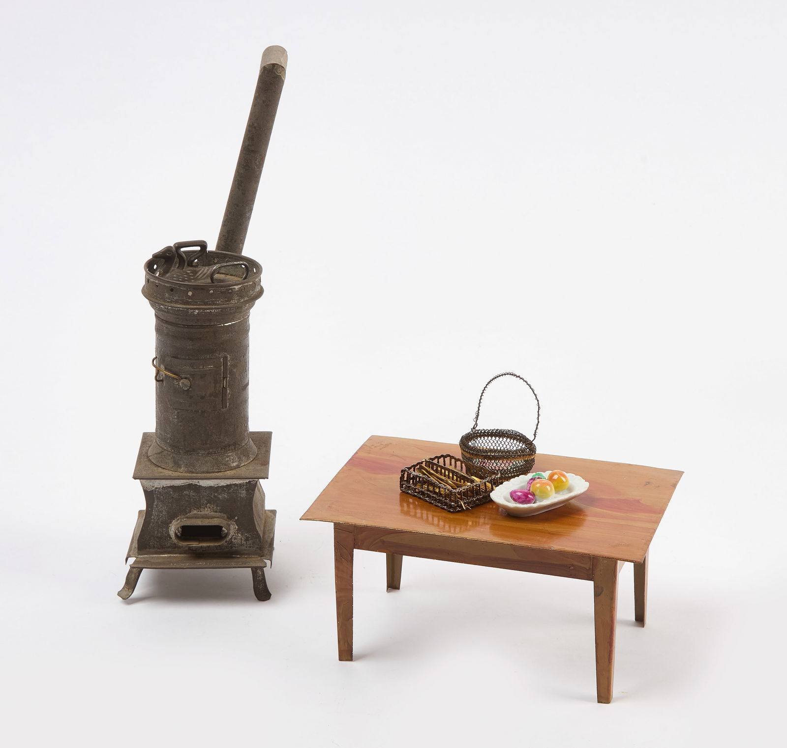 Group of Dollhouse Furniture with Stove (1 of 3)