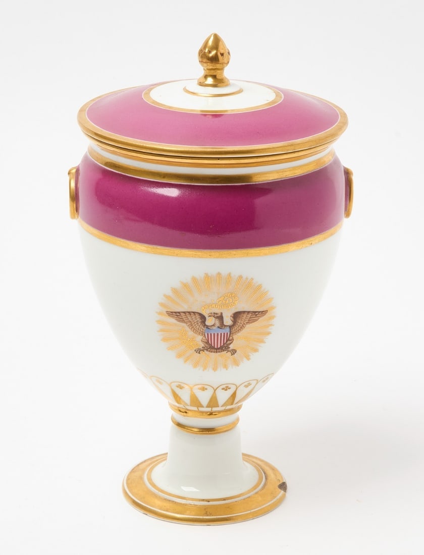 Nast à Paris'Porcelain Lidded Urn with Great Seal of the United States (1 of 4)