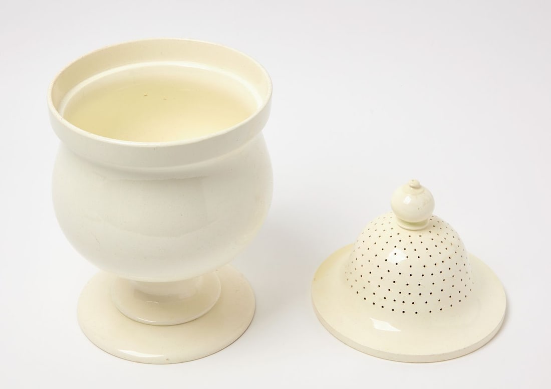 Pedestal Leeches Jar - 3