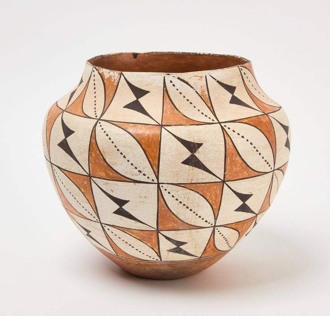 Acoma Pot (1 of 4)