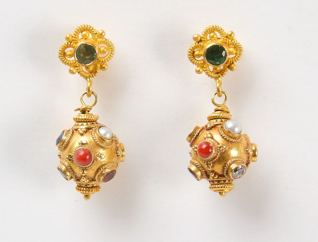 Pair of 10k Sphere Earrings (1 of 2)