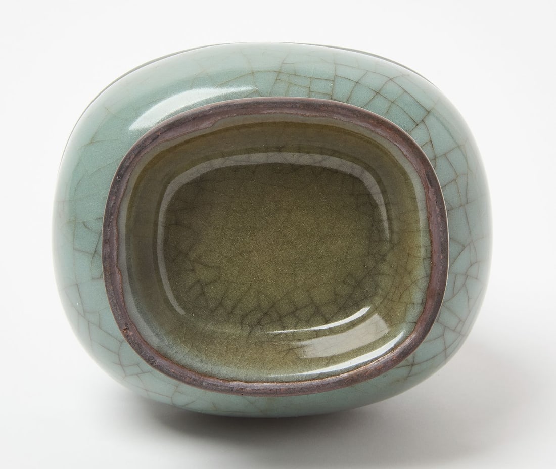 Chinese Guan Ware Mallet Vase - 3