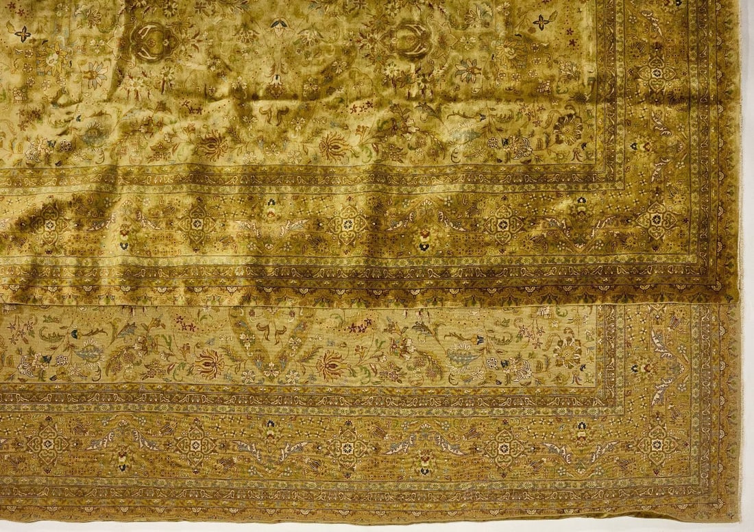 Large Oriental Carpet - 3