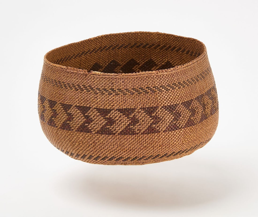 Washoe Basket: Washoe basket. Circa 1900. H 6-1/2 in. D 10 in.