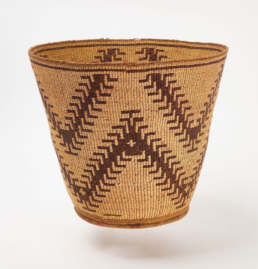 Large Skokomish Indian Basket (1 of 4)