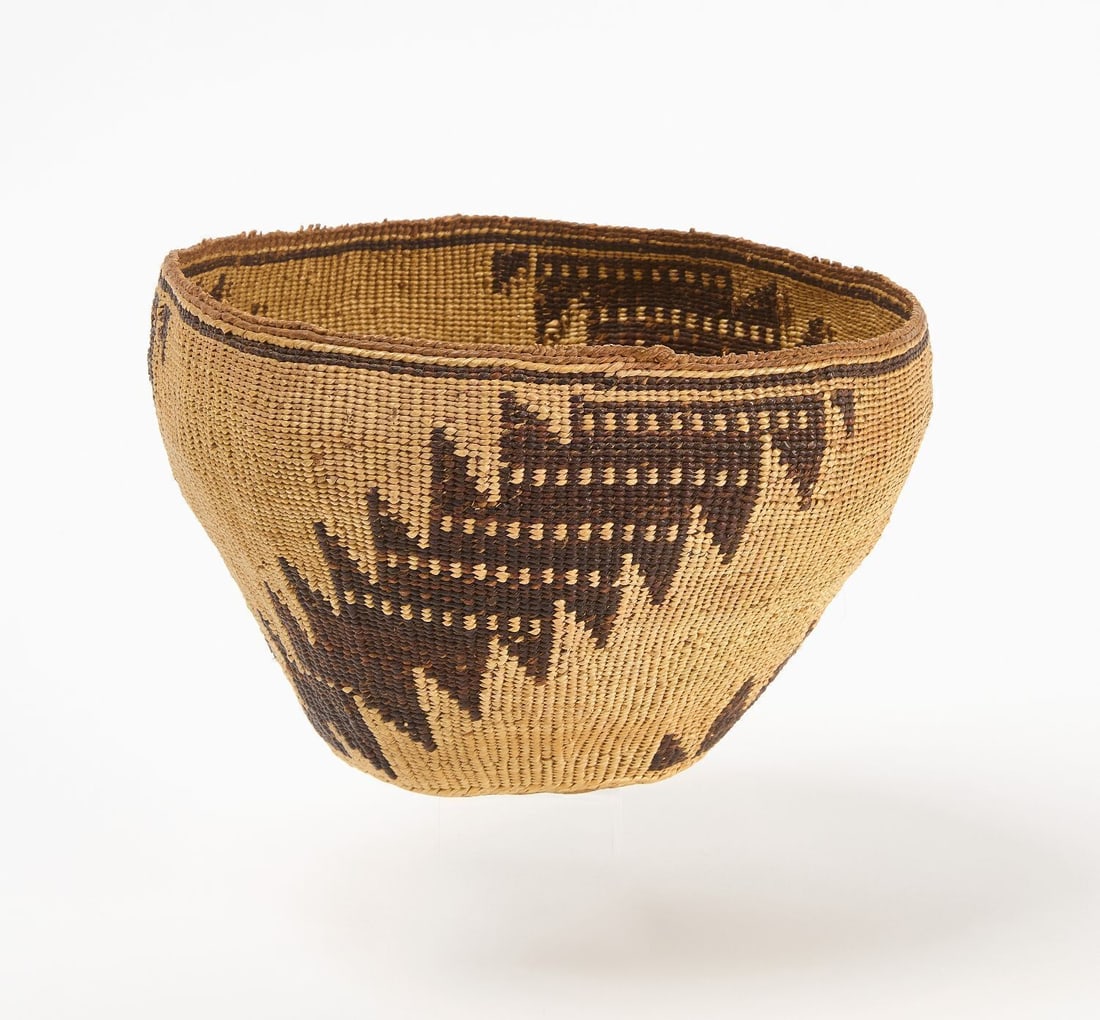 Hupa Basket (1 of 3)