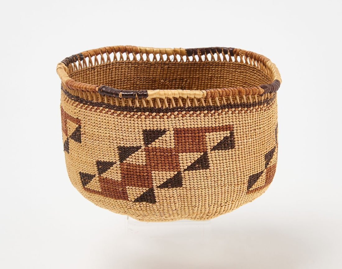 Northwestern Imbricated Rim Basket (1 of 3)