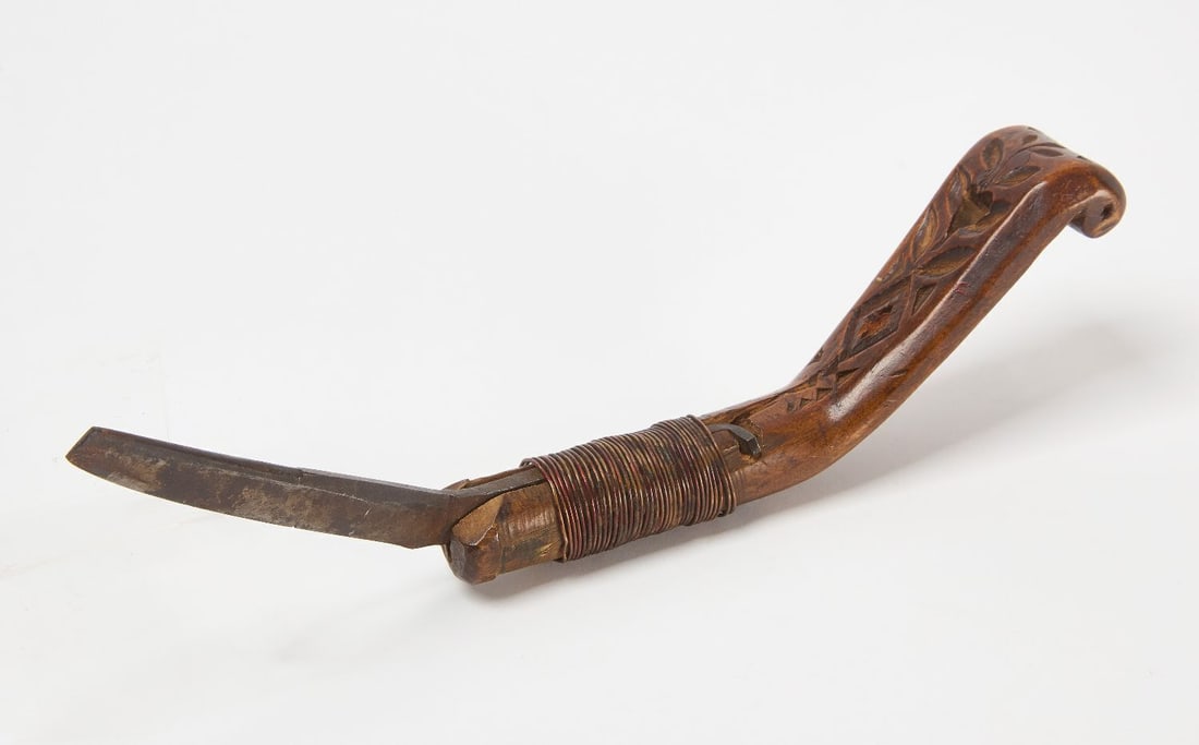 Crooked Knife with Pierced Heart: Crooked knife with pierced heart. Meant for carving burl bowls and spoons. Great Lakes region, 19th century.