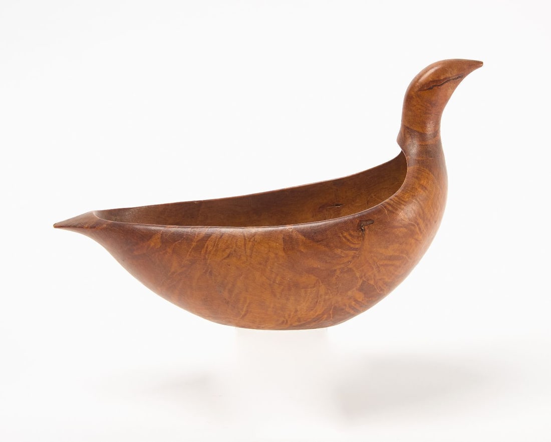 Carved Bird Effigy Scoop: Bird eggify scoop or vessel. Carved burl wood. Likely Woodlands. Circa 1900.H 6 in. L 10 in.