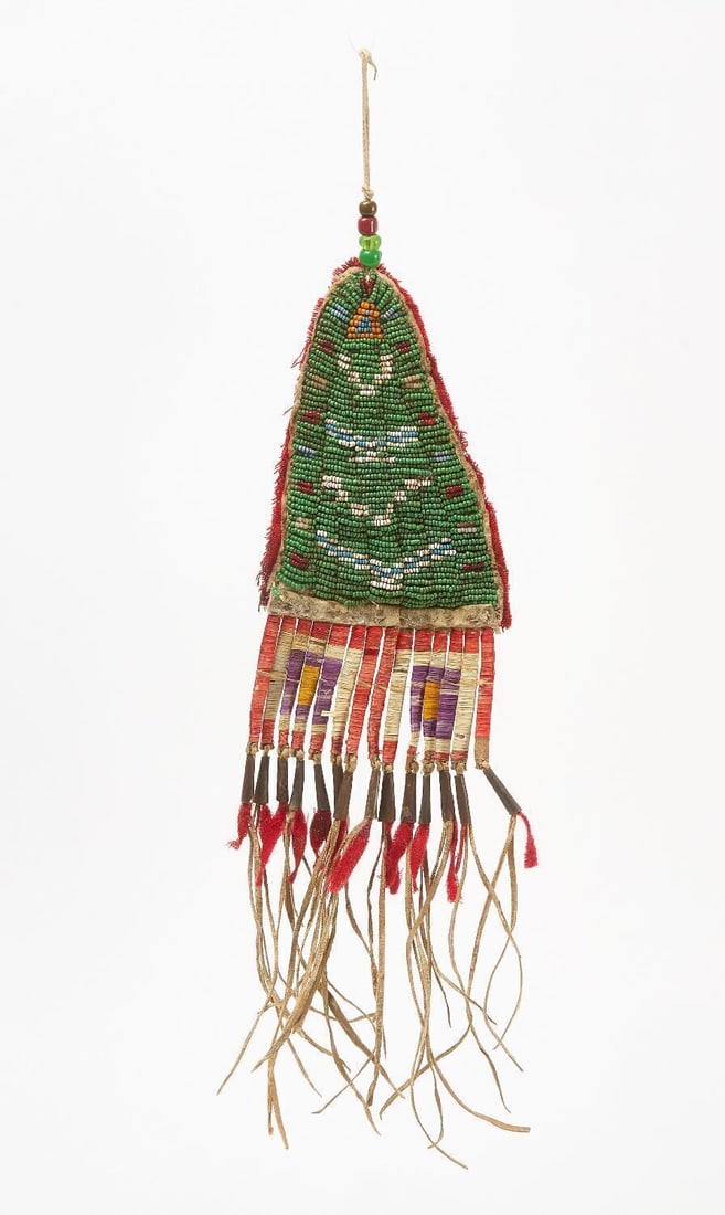 Sioux Beaded Tomahawk Drop Flat Bag (1 of 2)