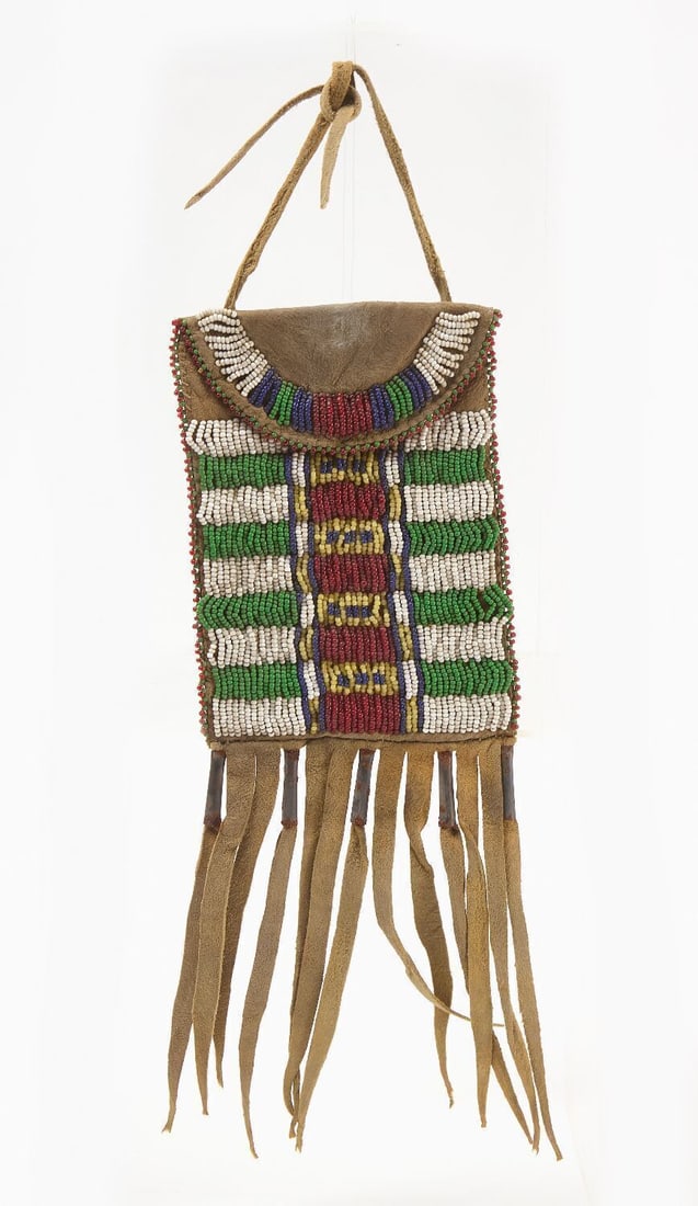 Cheyenne Beaded Bag (1 of 3)