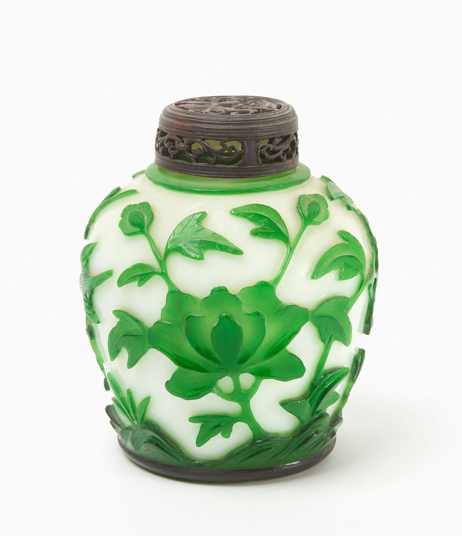 Peking Glass Green Cameo Rose Jar: Peking glass green cameo rose jar. Late Qing dynasty, Japan, circa 1890. H 5-3/4 in.