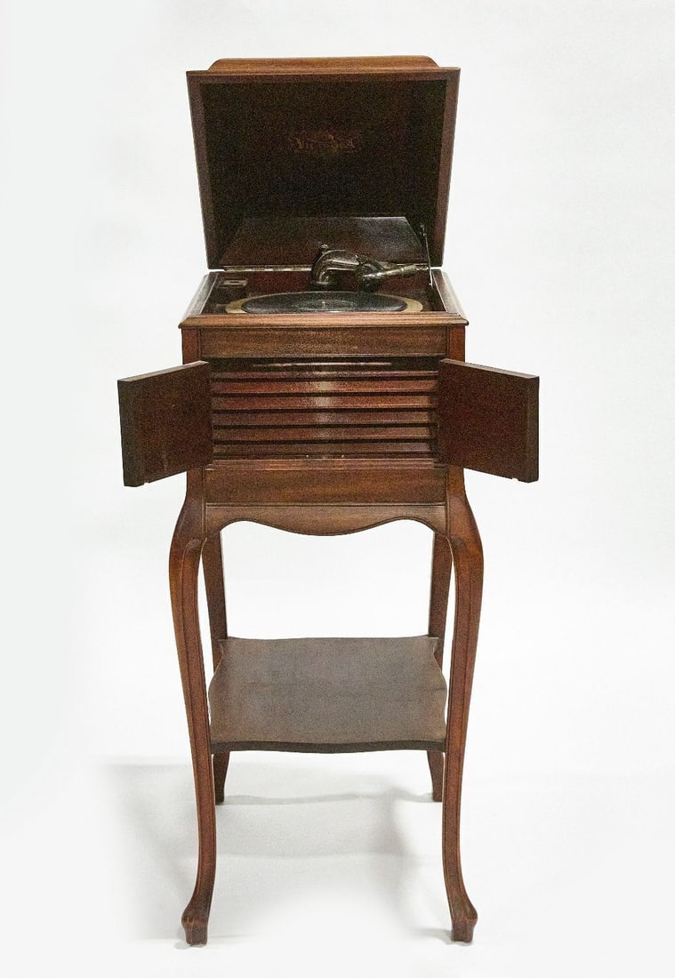 Victor Talking Machine - 3