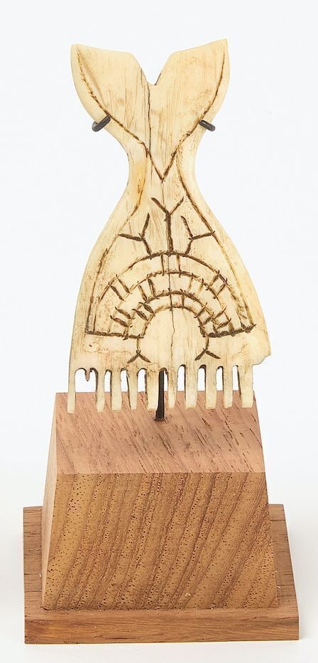 Early Whale Tail Comb (1 of 2)