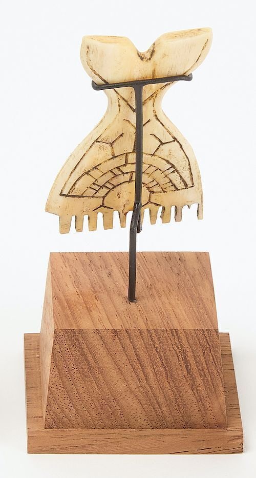 Early Whale Tail Comb - 2