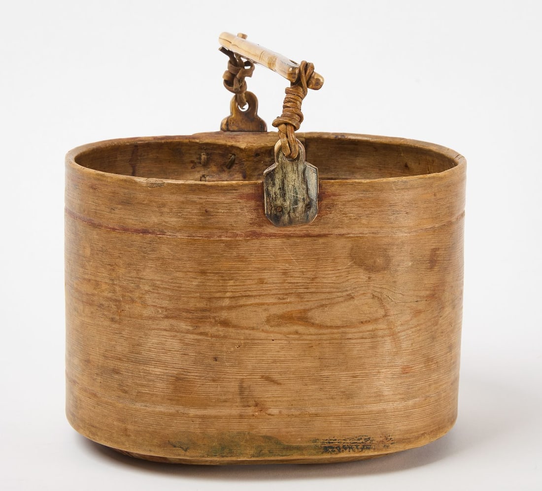 Early Inuit Handled Bucket (1 of 5)