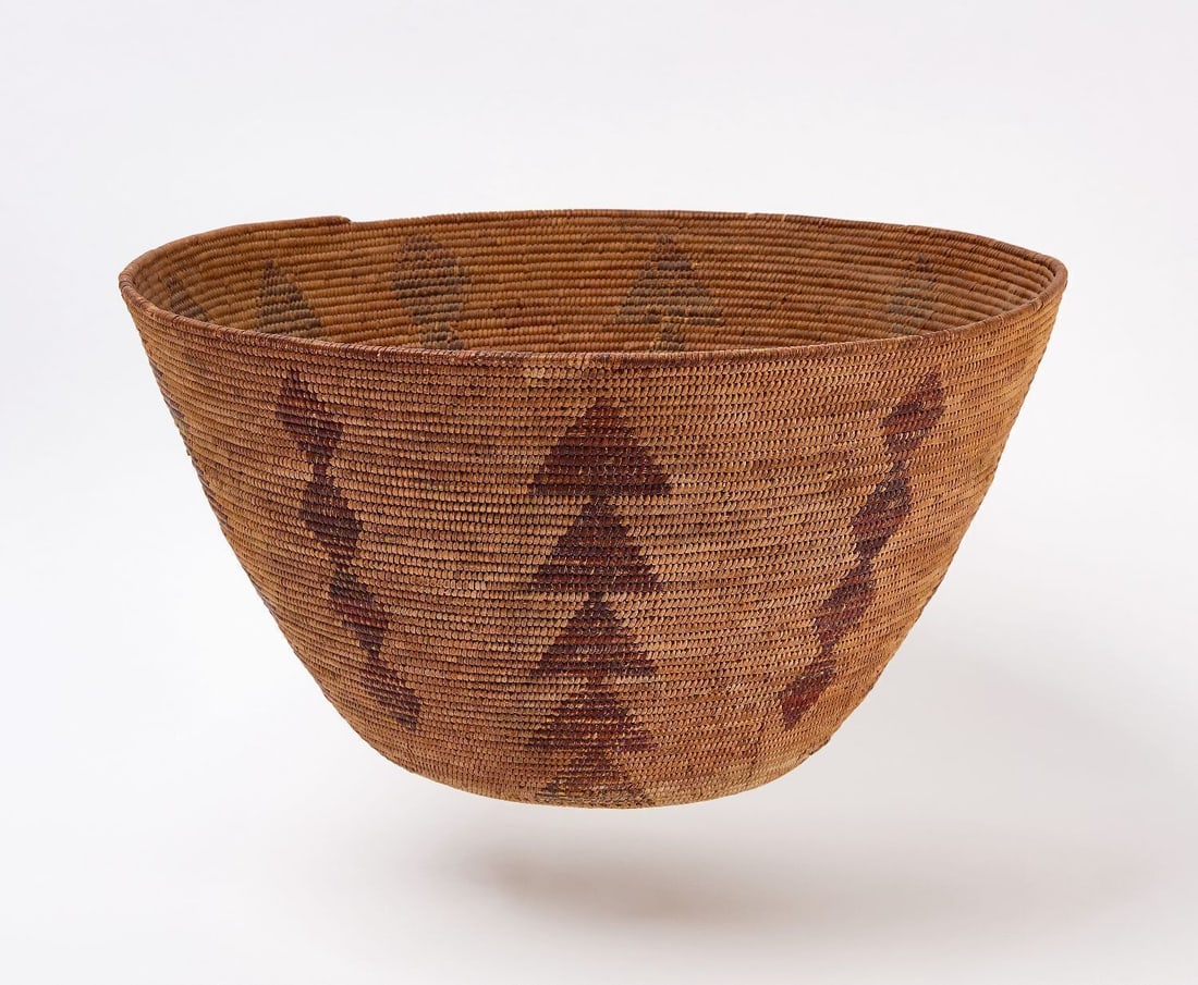 Native American Yokuts Basket (1 of 3)