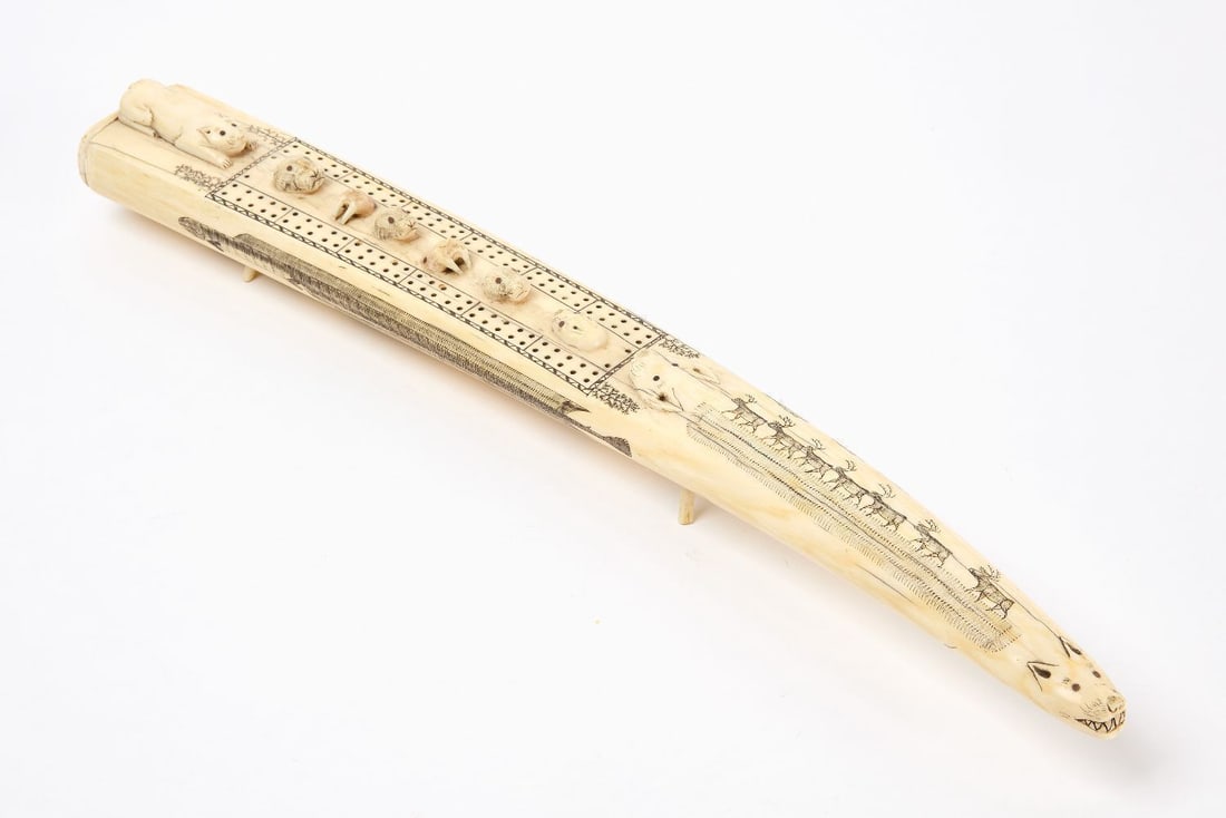 Inuit Scrimshaw Tusk Cribbage Board (1 of 4)