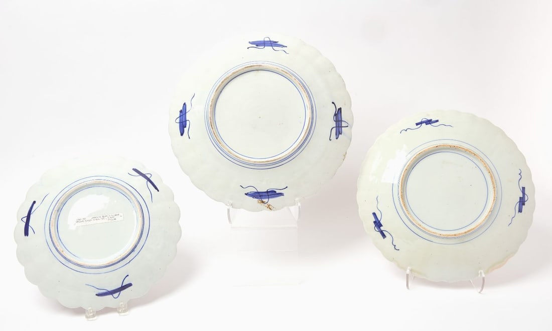 Three Imari Chargers - 2