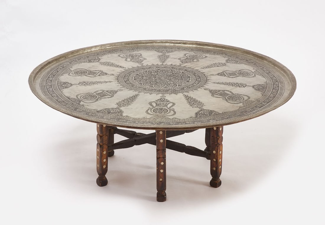 Tray Table (1 of 3)