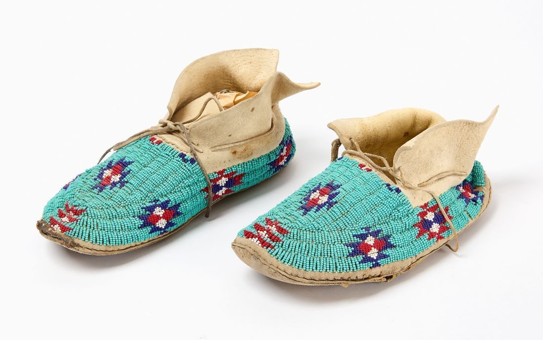 Pair of Native American Beaded Moccasins (1 of 4)