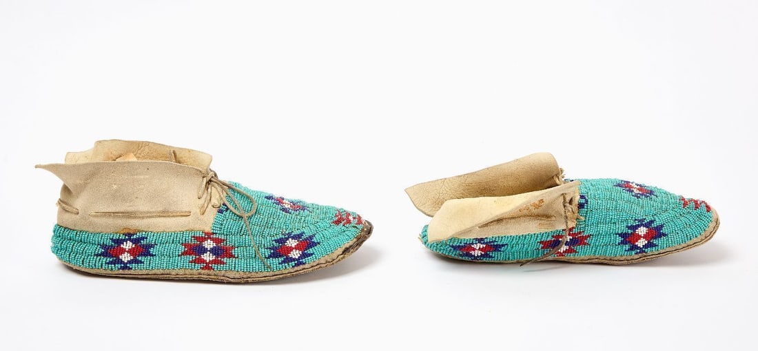 Pair of Native American Beaded Moccasins - 2