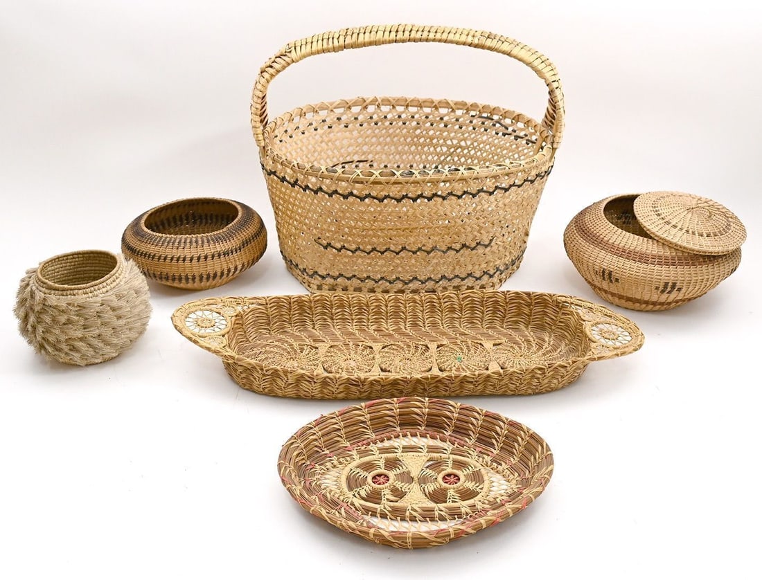 Group of Native American Woven Baskets and Trays (1 of 4)