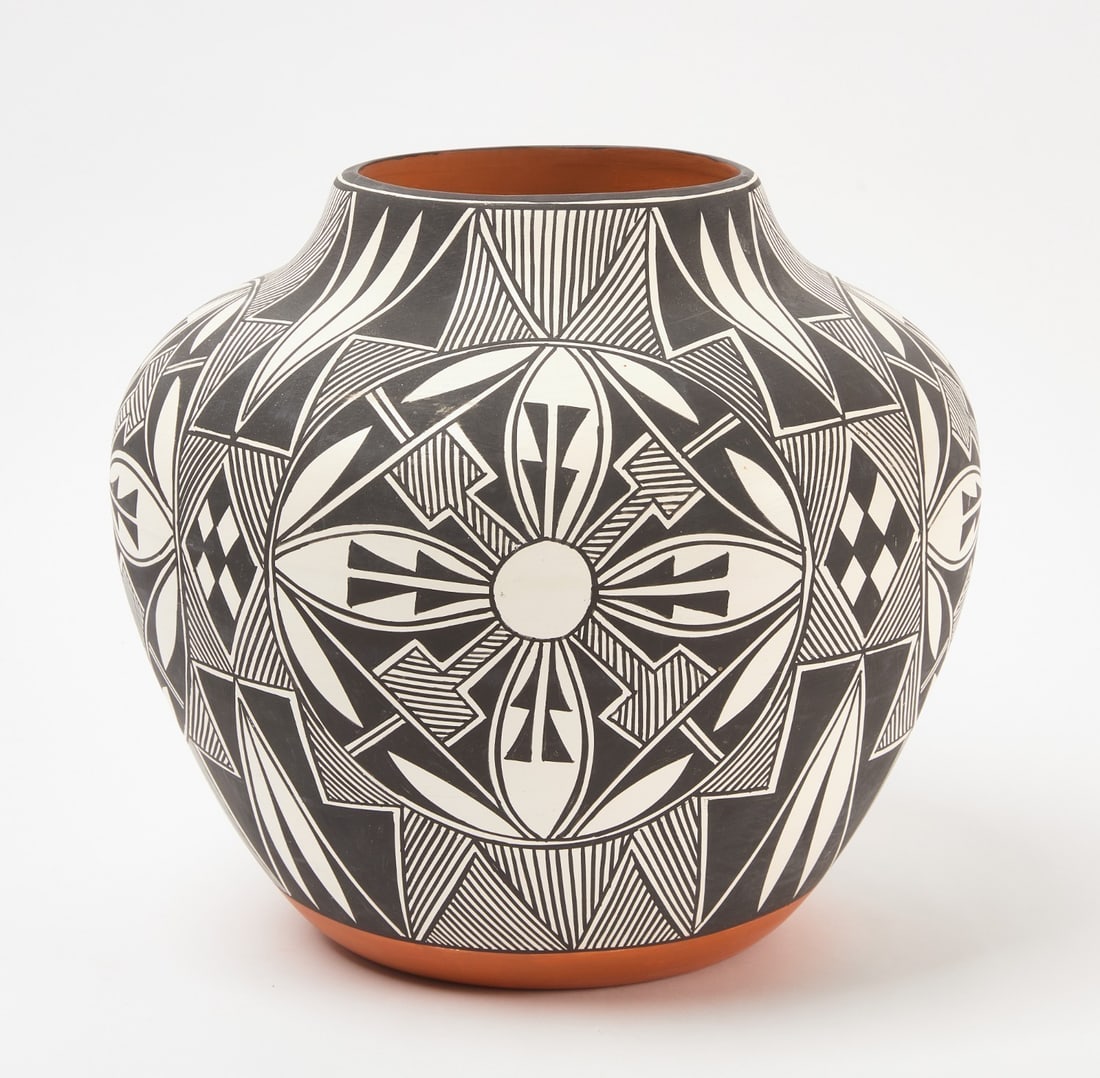 Acoma Pottery Olla: Ruby Shroulot pottery olla. Acoma pueblo. Late 20th century. H 11 in. D 12 in.