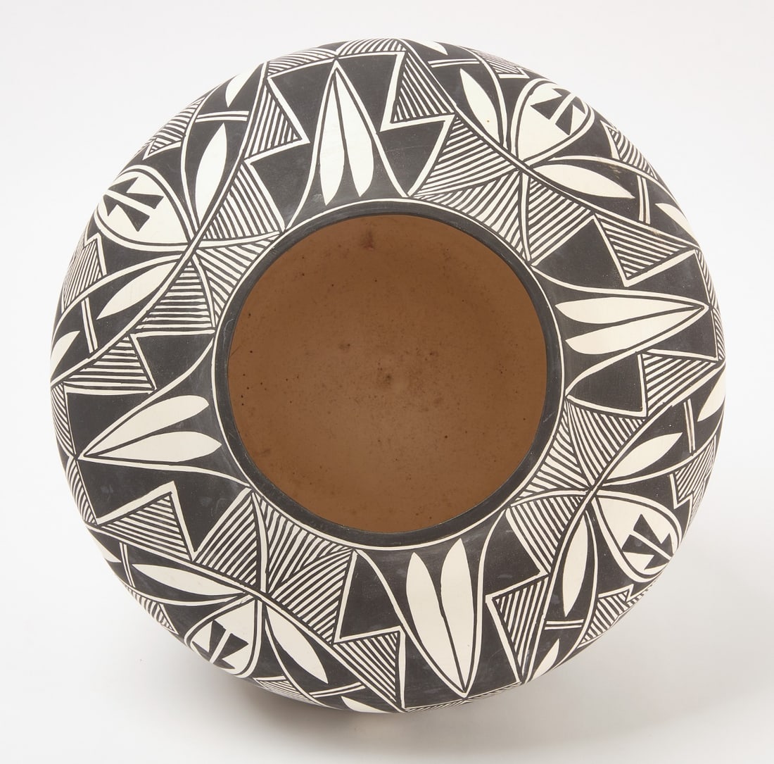 Acoma Pottery Olla - 3
