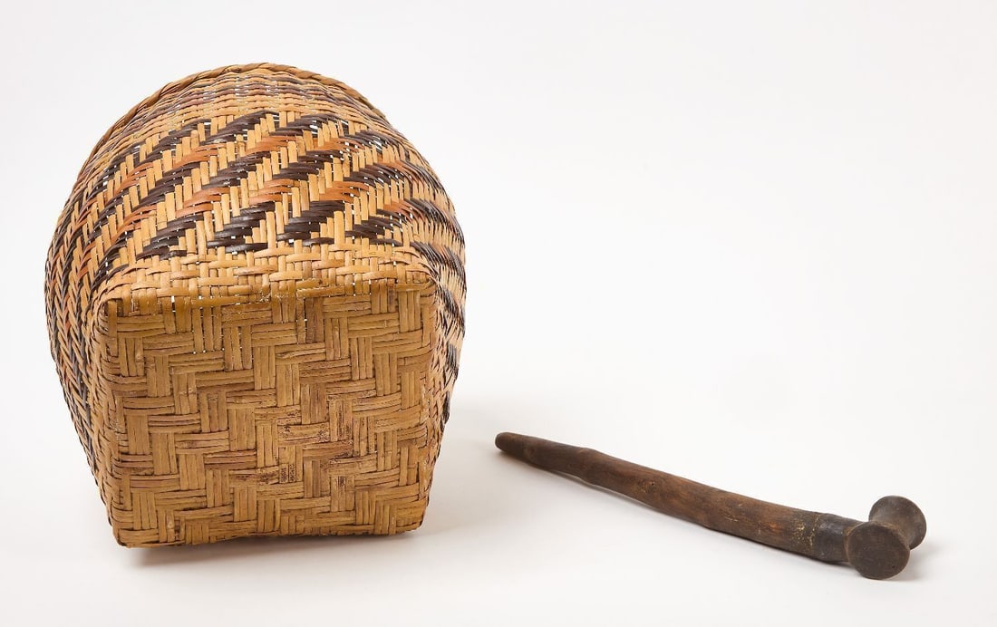 Early Cherokee Pipe and Basket - 3
