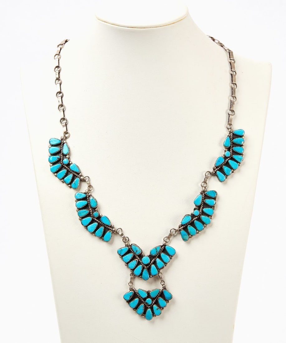 Navajo Silver Necklace with Turquoise: Navajo silver necklace with turquoise. XRF tests 94% silver. Southwestern US, second half 20th century. L (clasped) 13-1/4 in. Total Weight: 2.135 ozt.