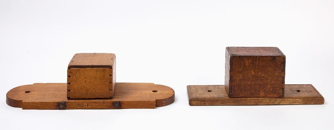Two Shaker Hetchels and Two Shaker Cloak Hangers - 3