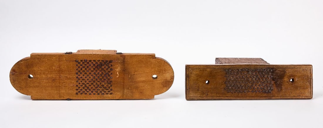 Two Shaker Hetchels and Two Shaker Cloak Hangers - 5