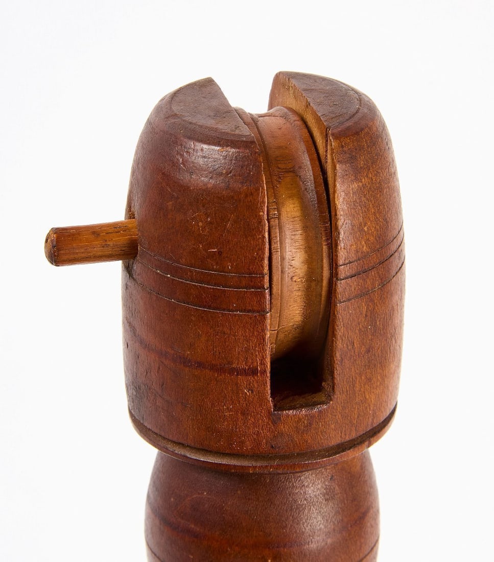 Shaker Box and Implements - 4