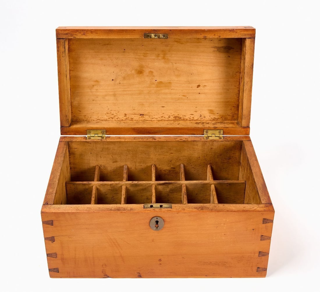 Shaker Box and Implements - 5