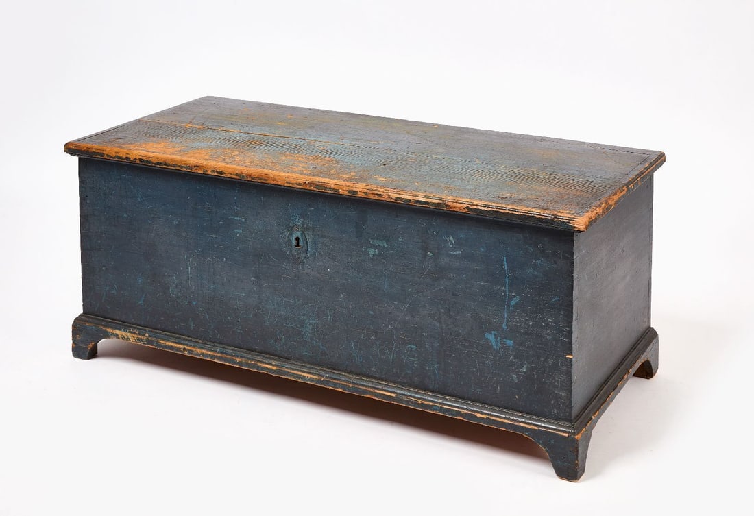 Blanket Chest in Blue Paint (1 of 5)