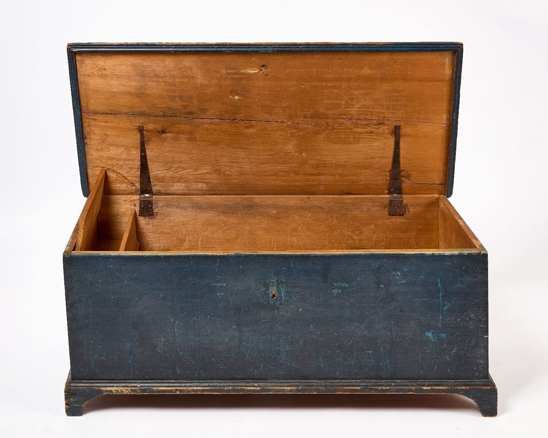 Blanket Chest in Blue Paint - 2