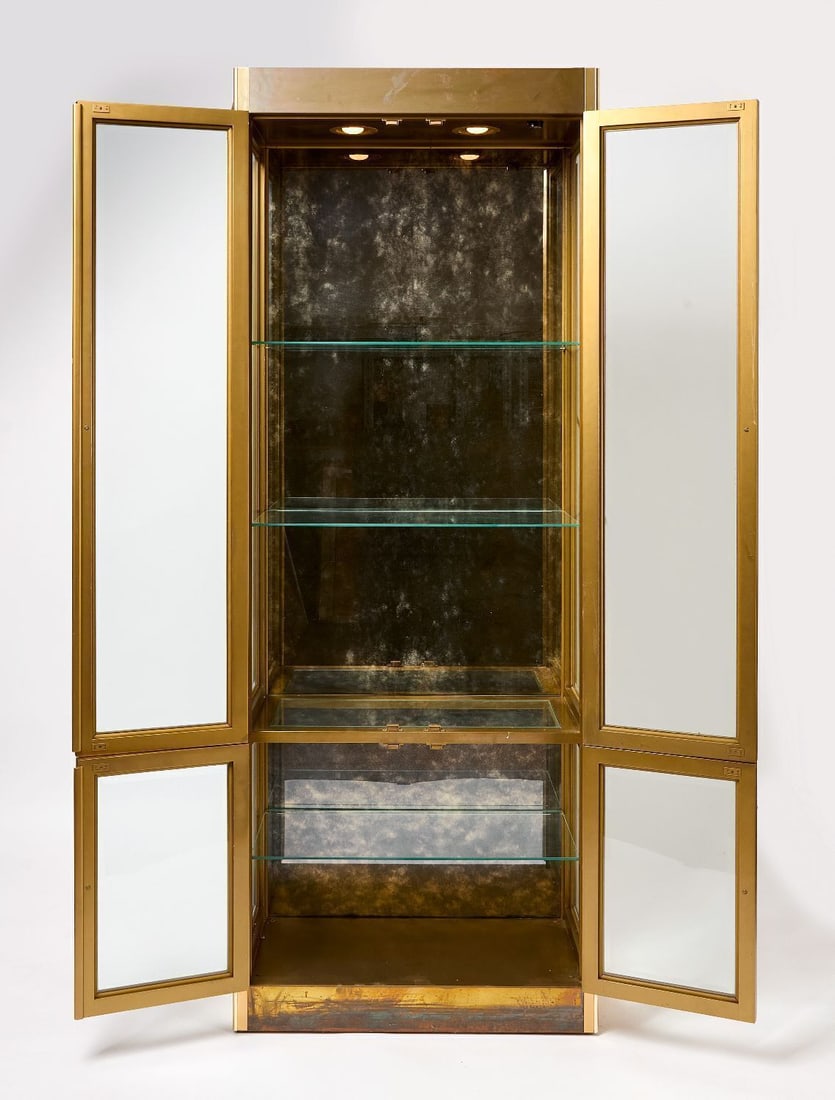 Mastercraft Illuminated Vitrine - 2