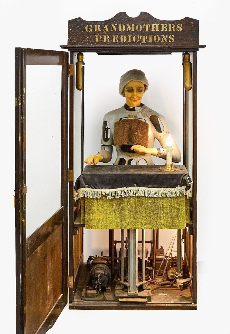 Grandmothers Predictions 5-Cent Fortune Teller Machine - 2