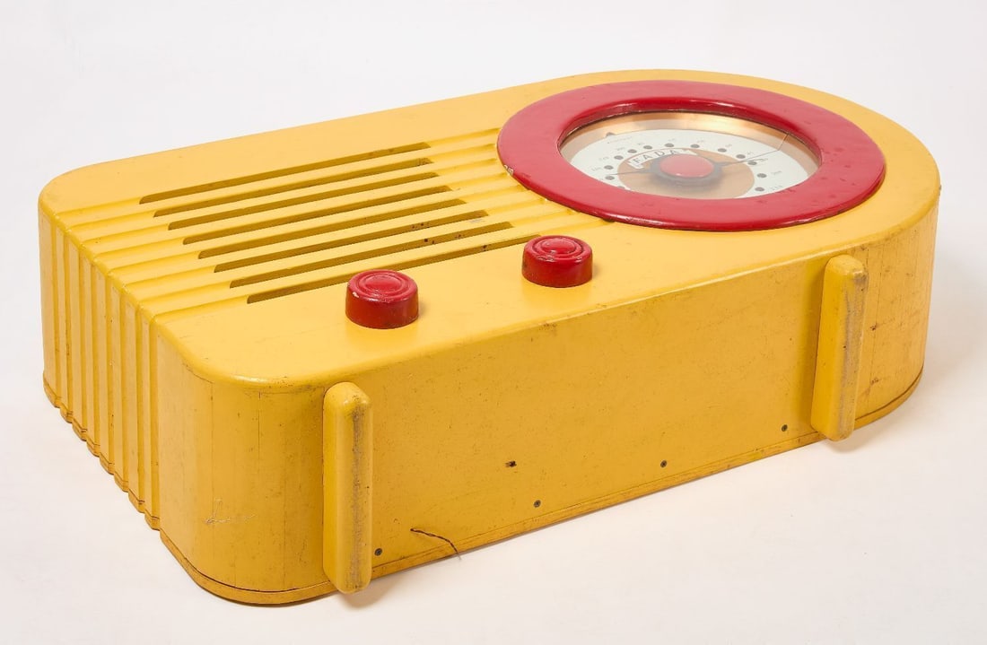 Fada Radio Store Display - 5