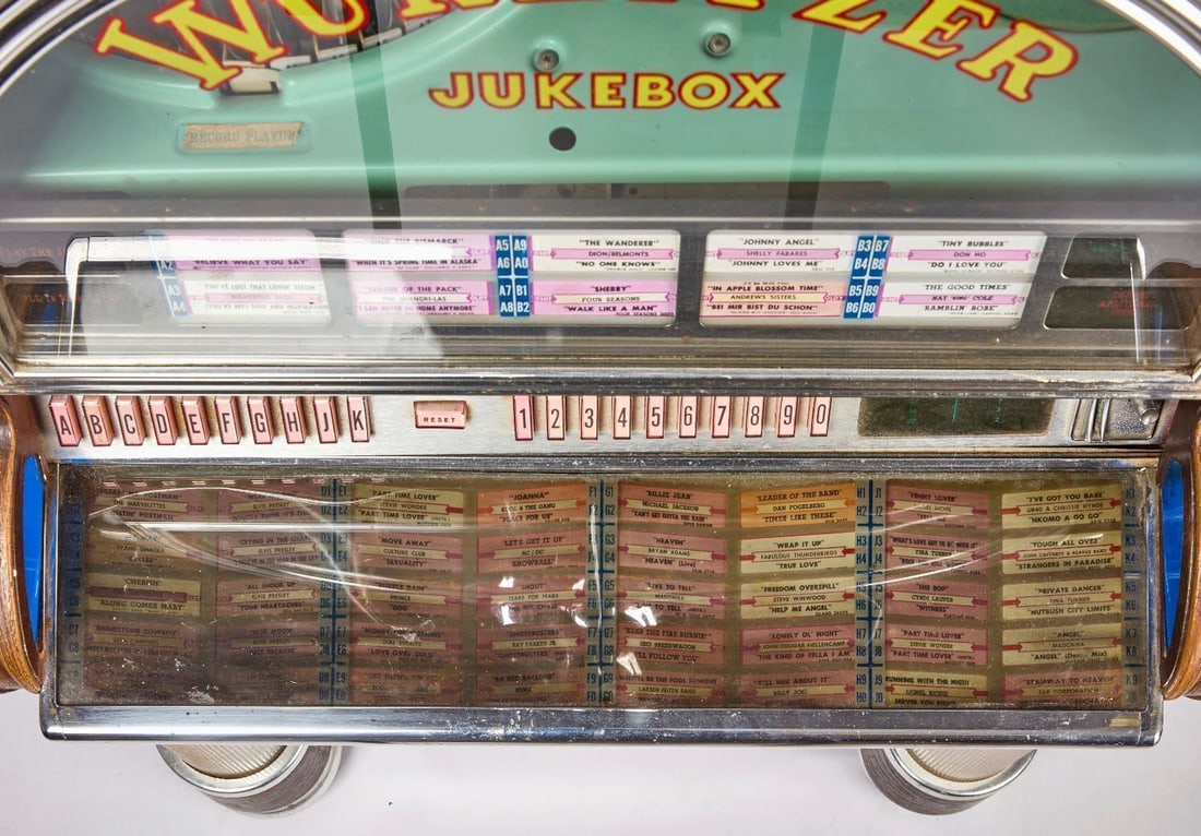 Wurlitzer Jukebox Model 1050 - 4