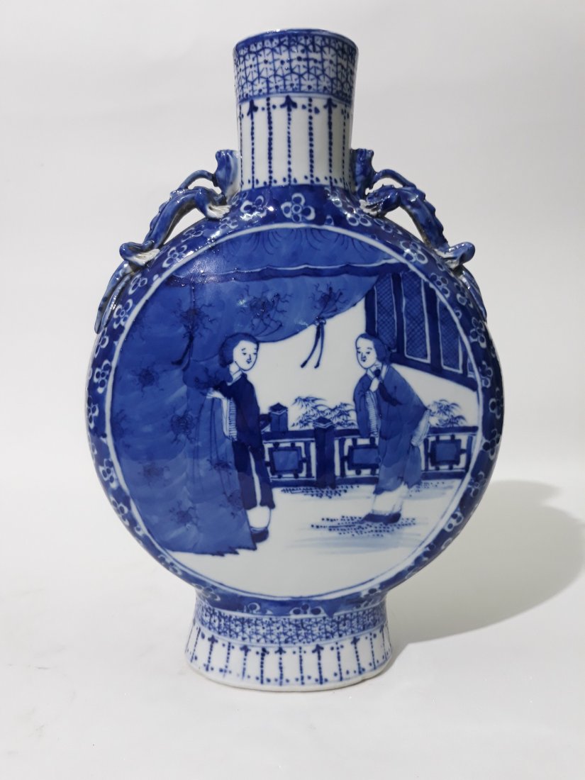 A chinese B-W moonflask (1 of 10)