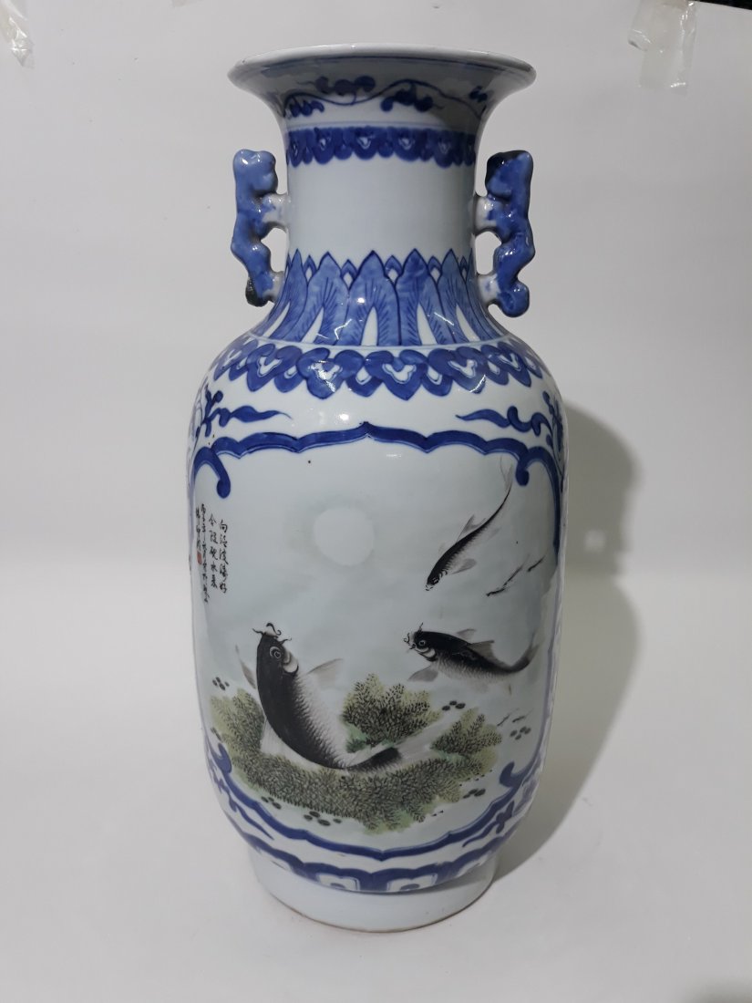 A chinese qianjiangcai "Koi fish" vase (1 of 15)