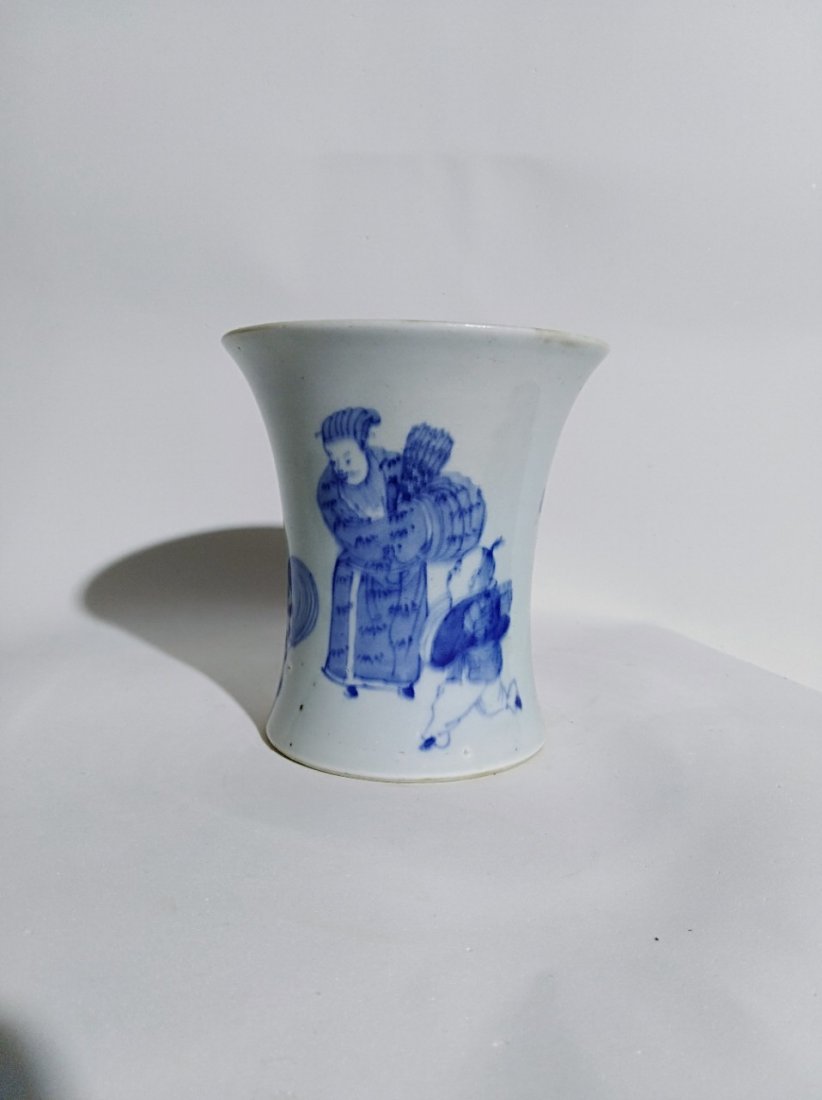 A chinese B-W brushpot (1 of 8)