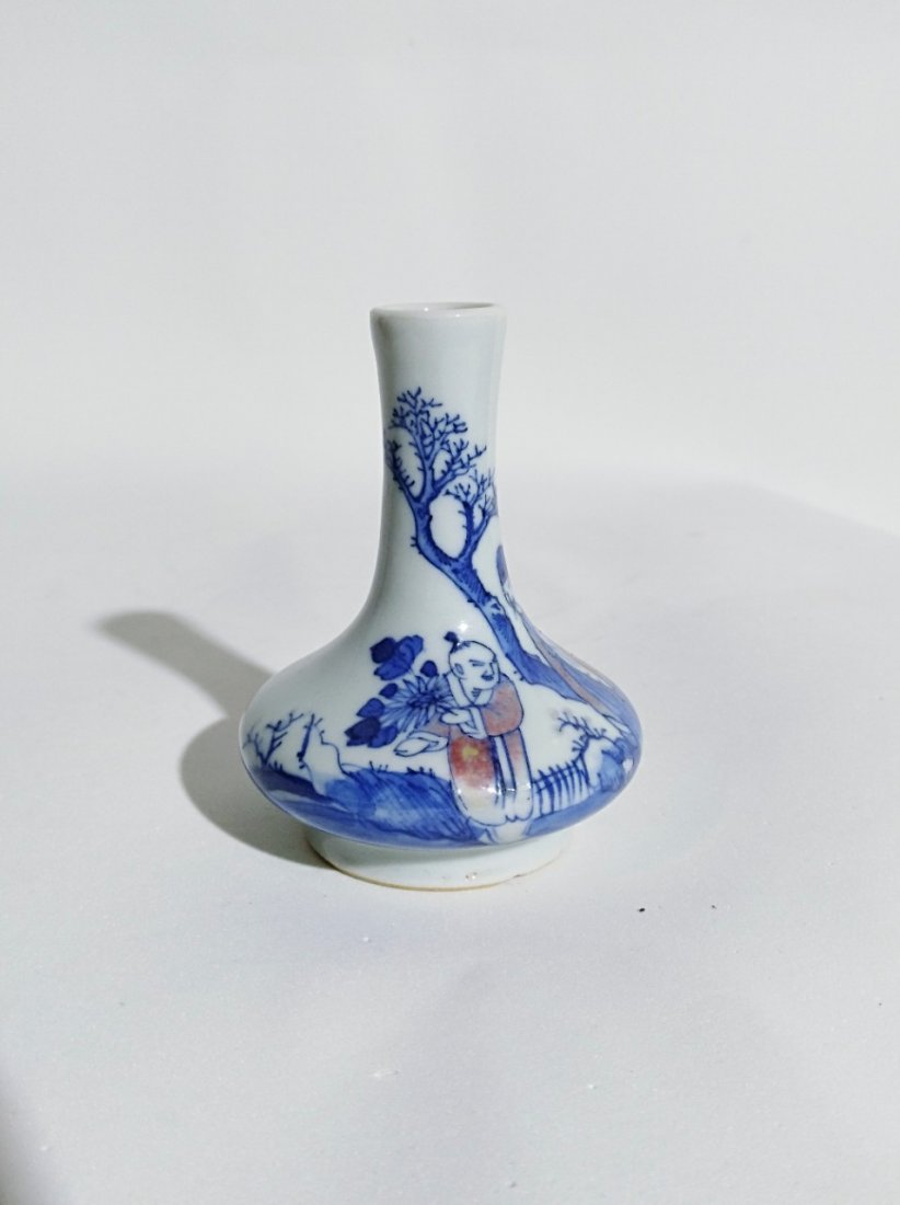 A small chinese B-W with iron-red painting vase (1 of 7)